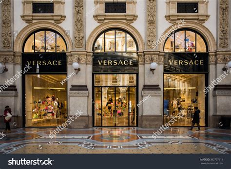 versace where is he from|is versace italian or french.